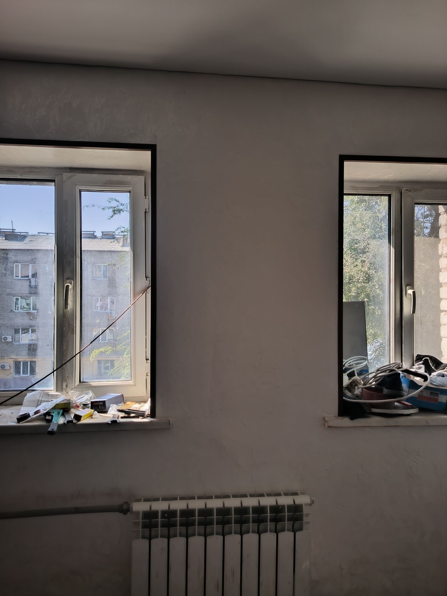 Продается 1 комнатная 5,6млн тг 5-й мкр,бывшее общежитие  продается