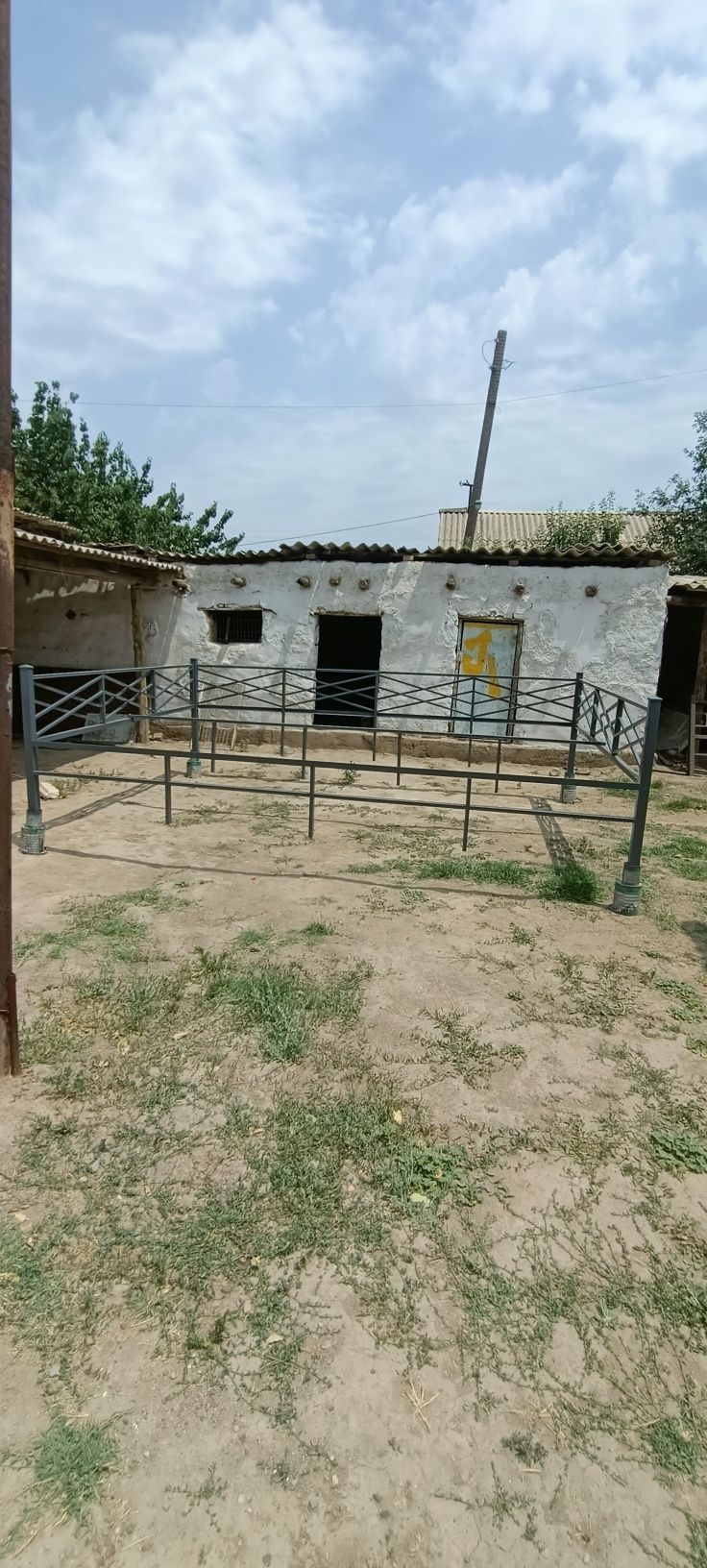 Тапчан, тапшан сатам, размер 3 - 4 м.  Жап жаңа, материал  мықты, тақт