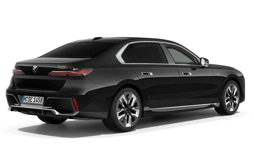 BMW 740i xDrive (G70) с гарантии в наличии