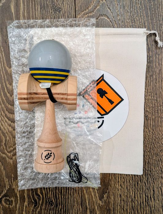Kendama Cereal - sticky clear, maple/amaranth ken, base hole