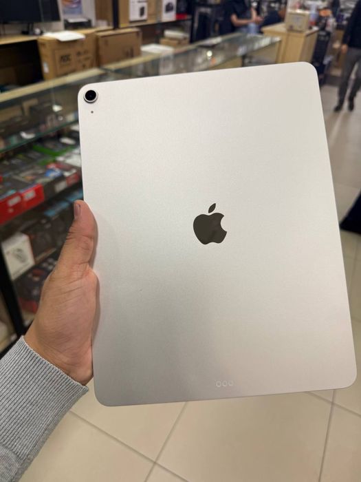 iPad Air M3 chip 128 gb 8 cycles wifi