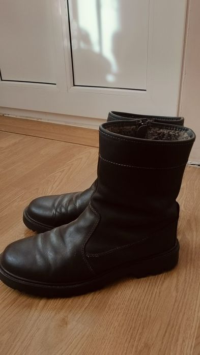 Vând cizme de bărbați în stare bună îmblănite