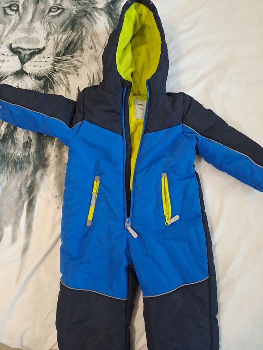 Детски космонавт за зимата