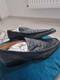 Pantofi model deosebit Corneliani
