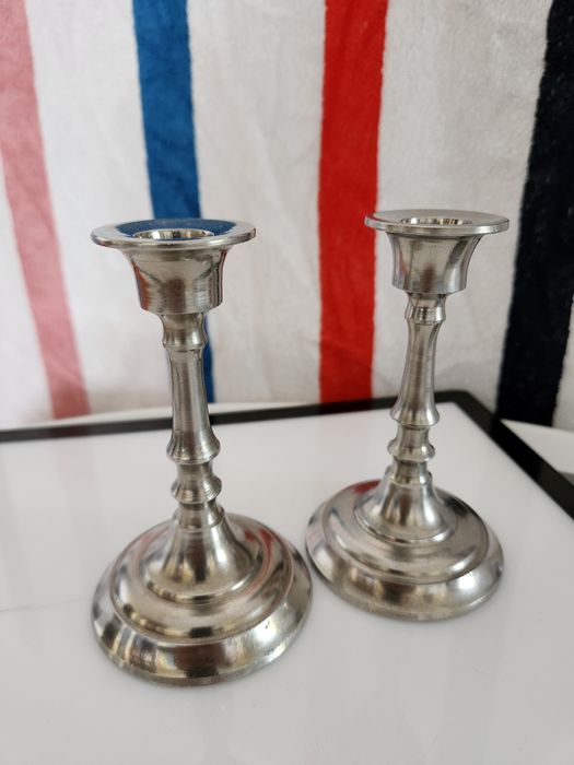 2 sfeșnice vechi din metal greu