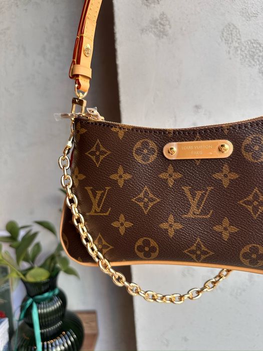 Чисто нова чанта Louis Vuitton
