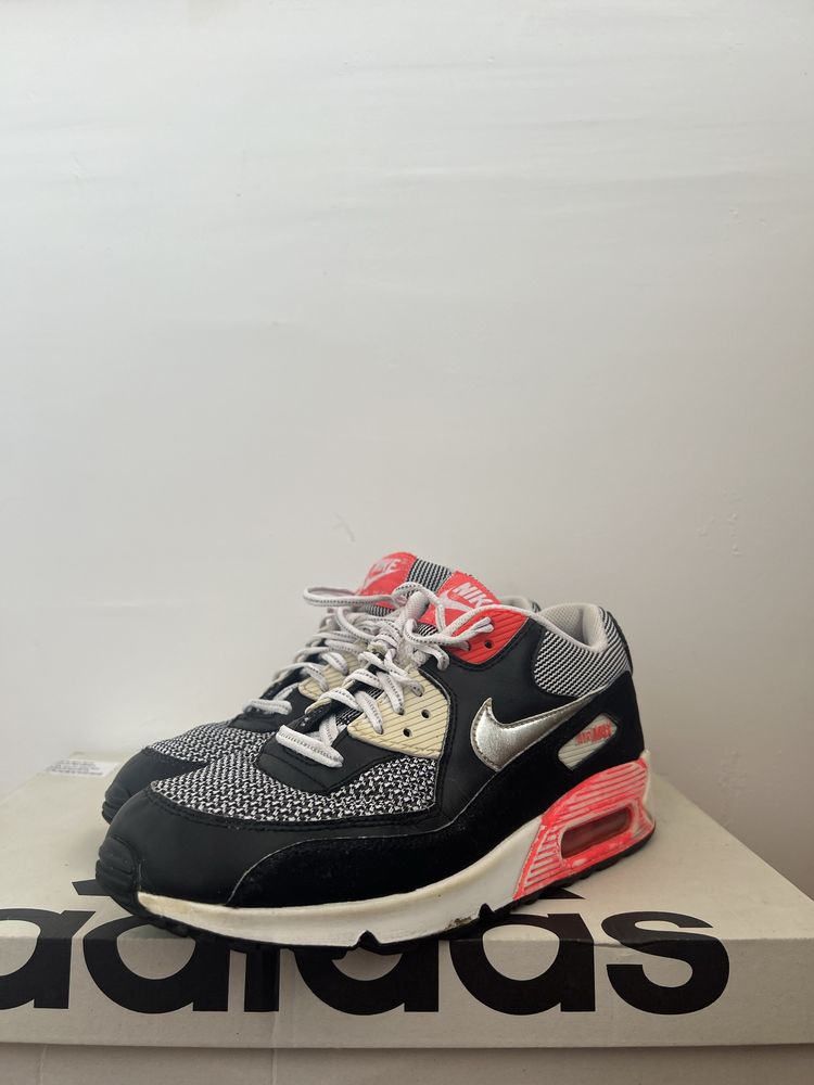 Nike Air Max 90 LE GS ‘Black Metalic Silver