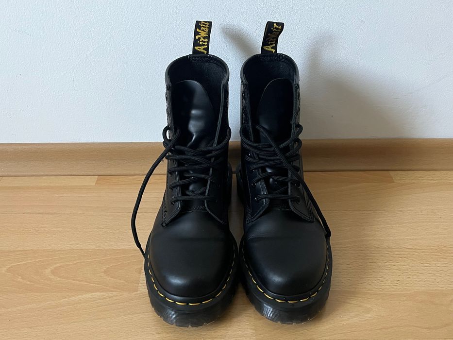 Черни кубинки Dr. Martens