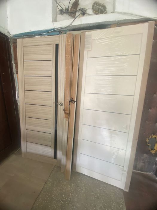 двери для дома новый хорошый сост