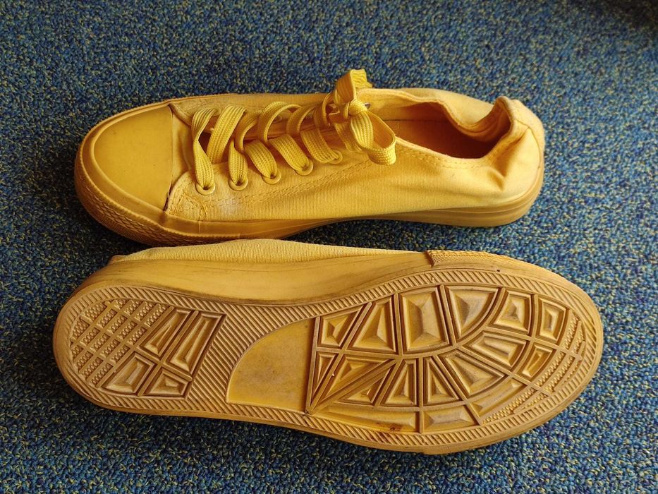 Дамски кецове Runners, възможен коментар на цената