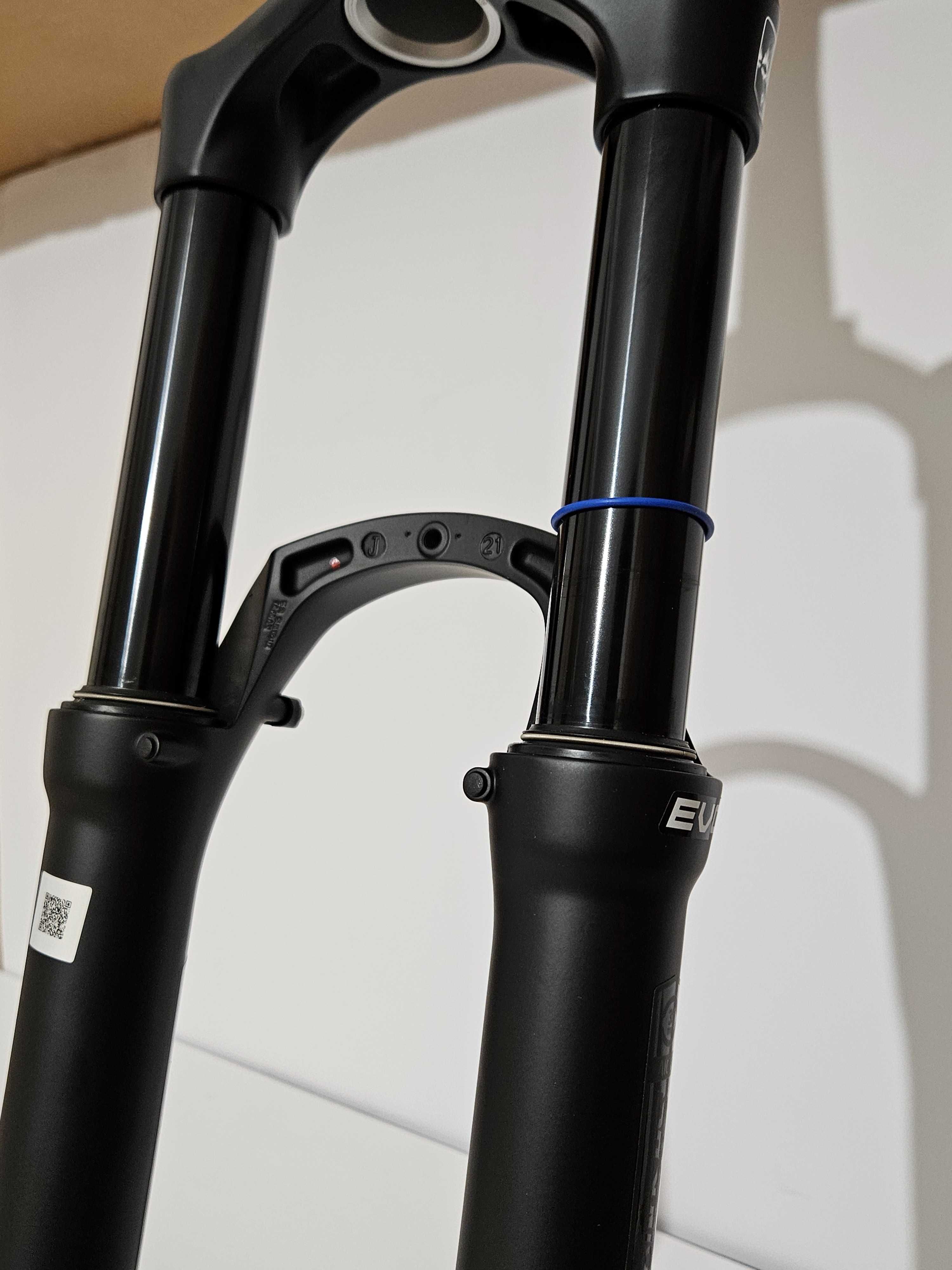 Вилка Suntour Aion Evo LOR-PCS 27.5" 140mm 15x110mm Boost