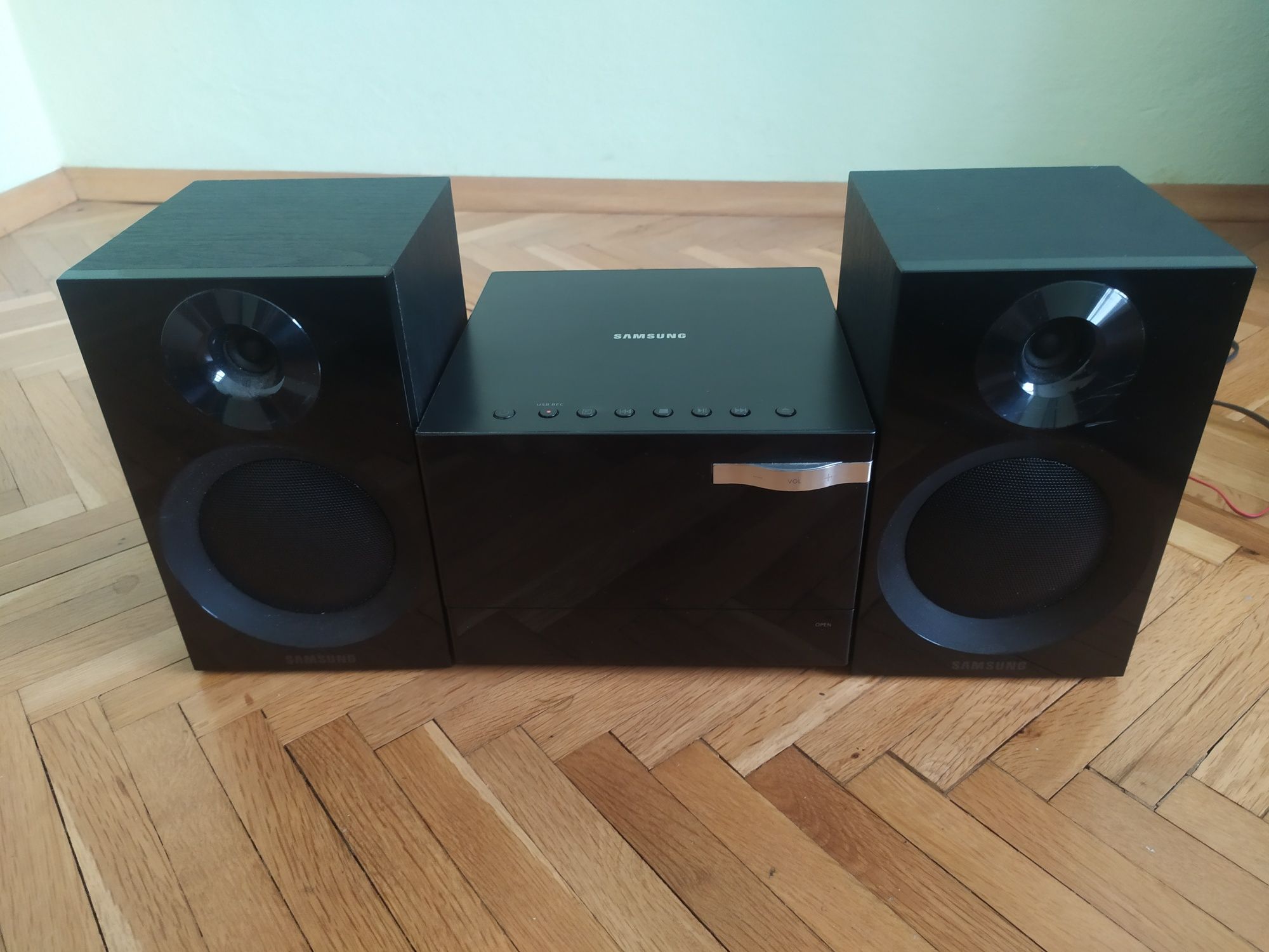 Аудио микро hi-fi система SAMSUNG MM-E320