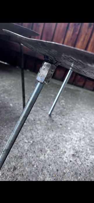 Disc cu maner si picioare pe filet