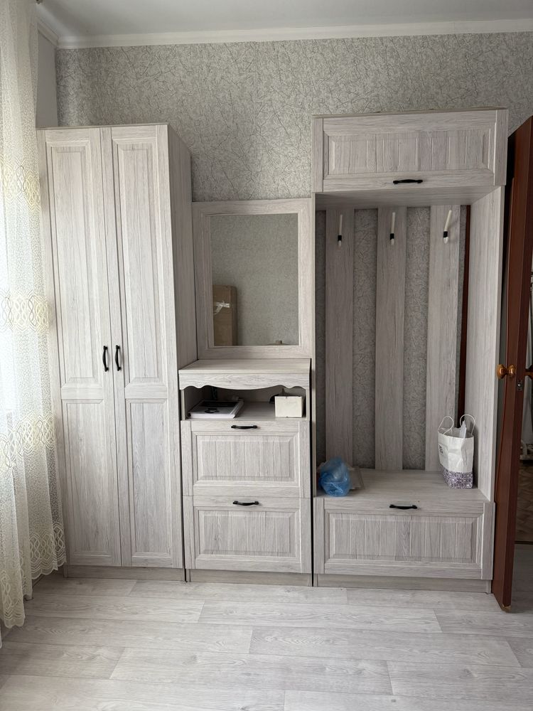 Продается Прихожая