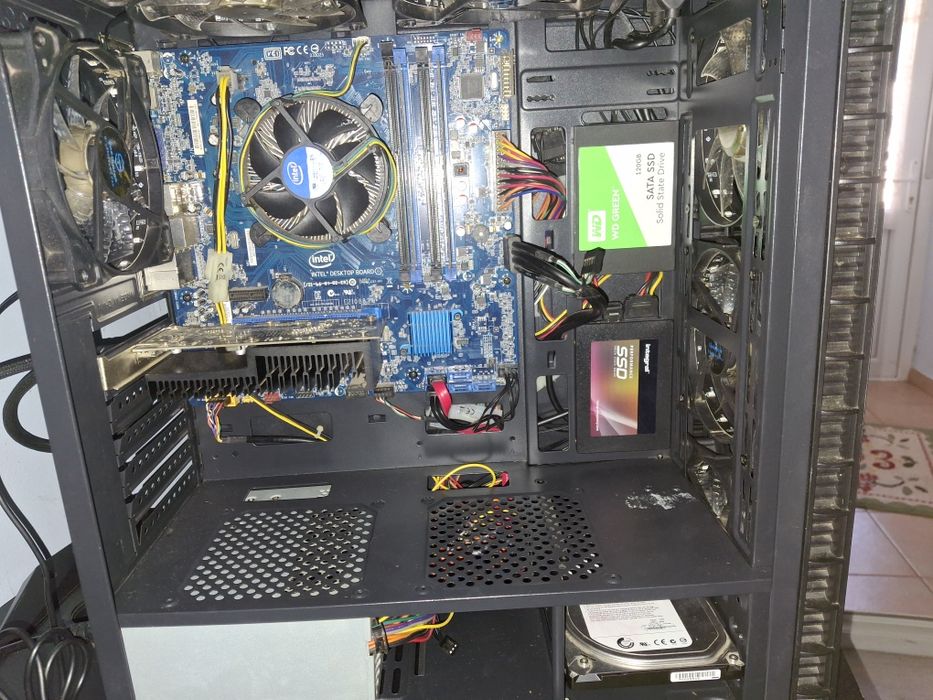 Vând piese pc placa de baza cu placa video rami procesor sdd sursa
