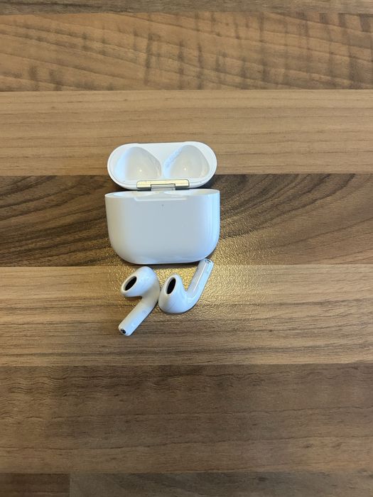 Airpods 4 in ear,bluetooth,true wireless