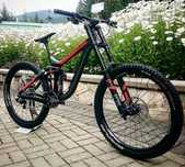 Bicicletă Downhill Giant Glory Advanced 1, L, echipare FOX