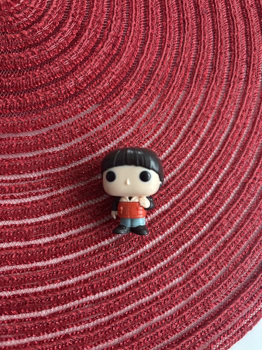 Stranger things kinder joy