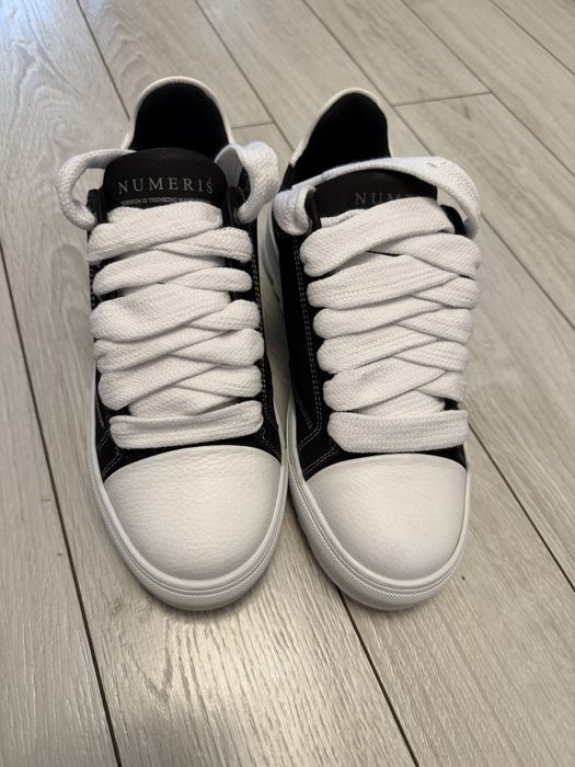 Numeris-Atelier-Acrylic Black