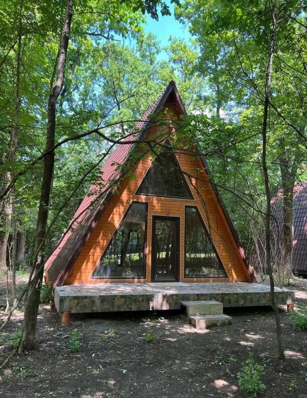 Cabane tip A din lemn tratat