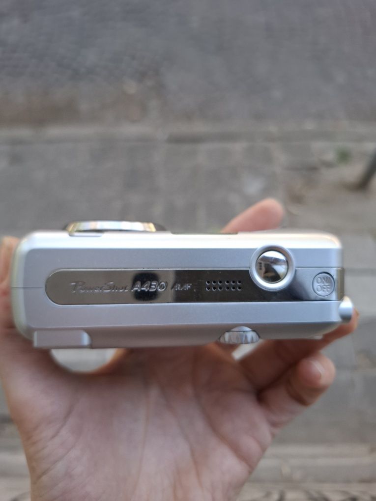Компактен дигитален фотоапарат CANON Powershot A430