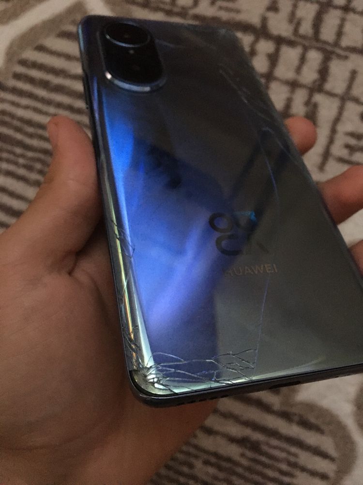 Продавам Huawei Nova 9 SE
