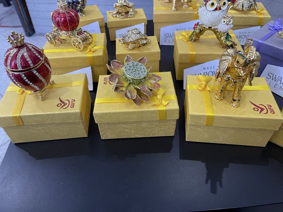 Сувенири Swarovski