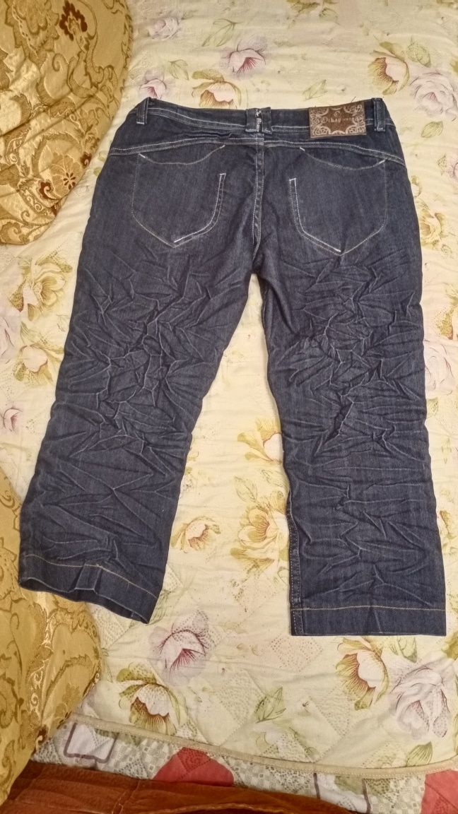 Продам джинсовые бриджи (цена договорная)
