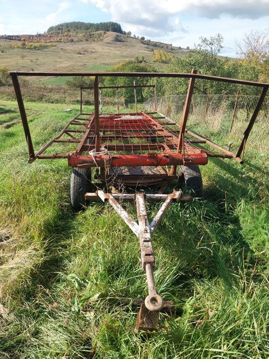 Trailer pt baloti după tractor
