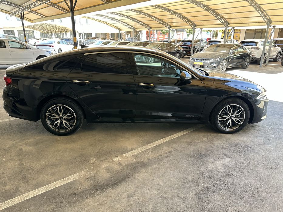 Kia K5 Style +