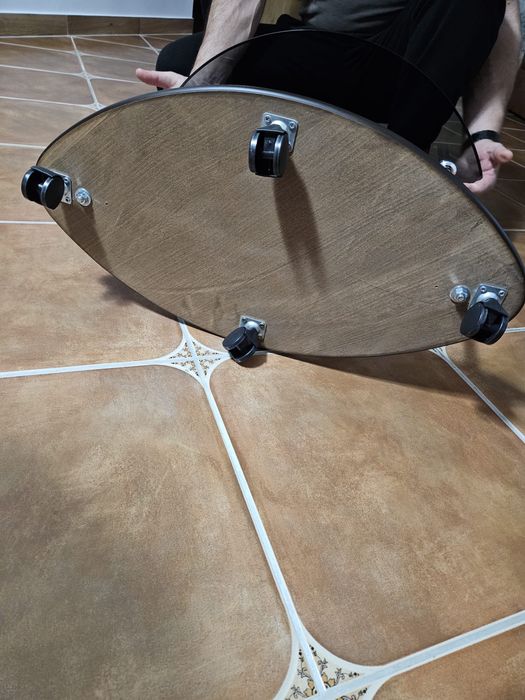 Vând măsuță de sticlă