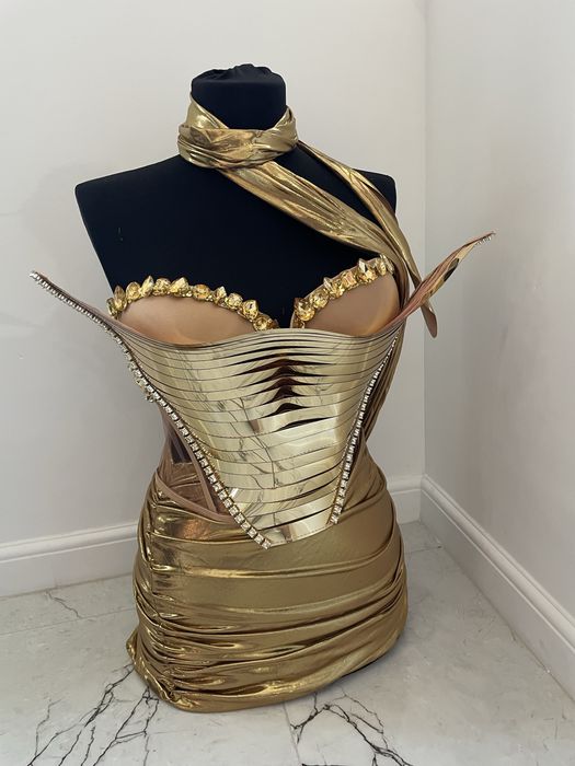 Compleu  dama elegant