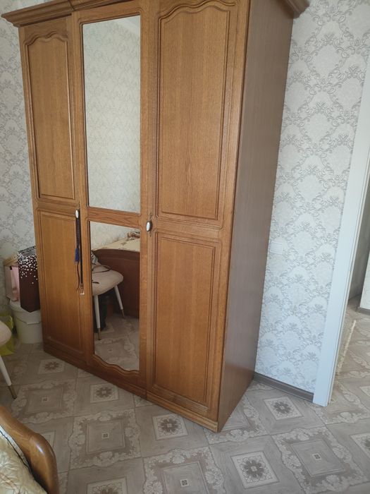 Продам спальный гарнитур