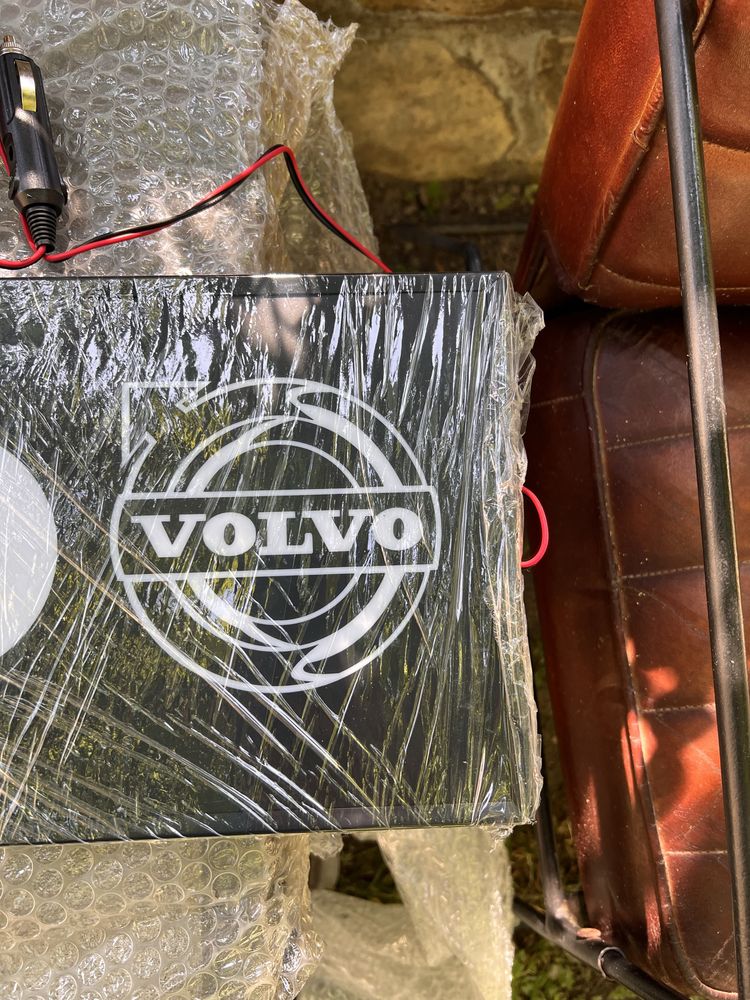 Светеща табела и 2 бр калобрани VOLVO