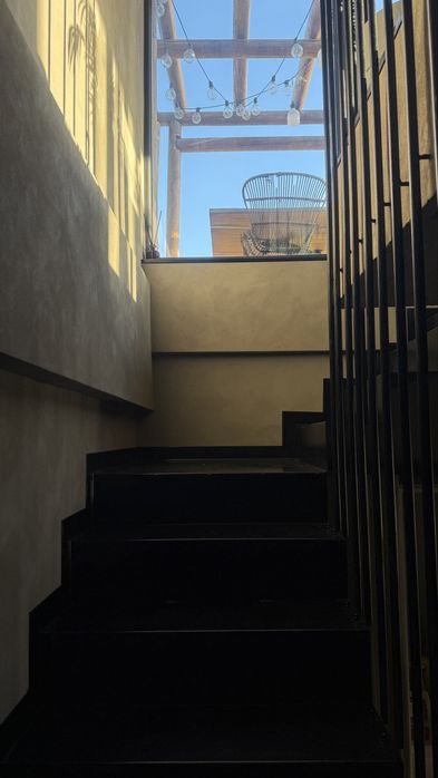 Penthouse Calea Calarasi, Piata muncii