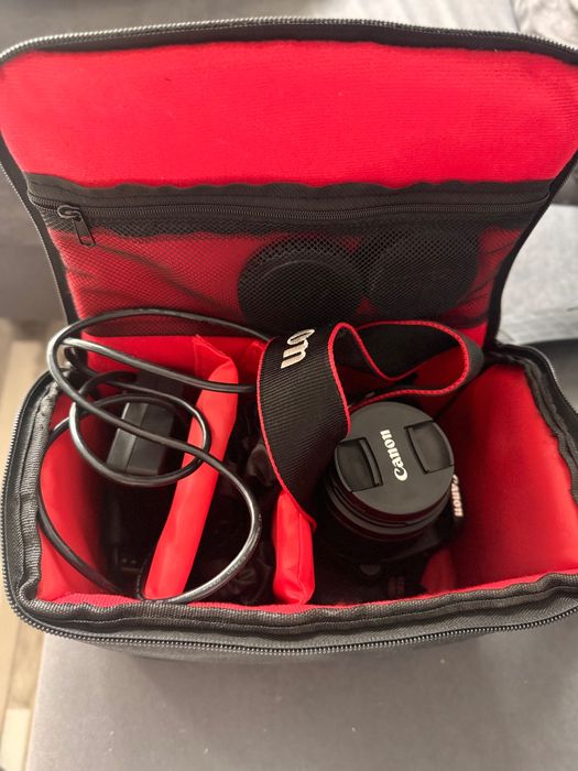 Фотоапарат CANON EOS 600D + Обектив и Аксесоари