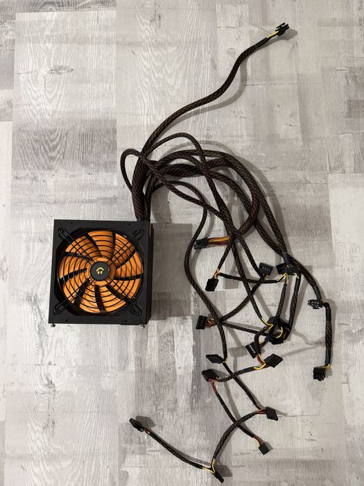 Sursa nJoy Woden 850, 850W