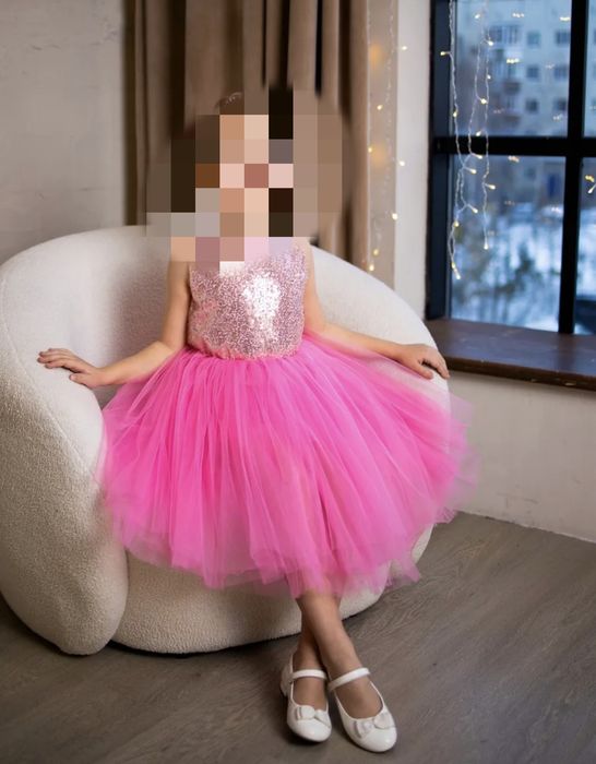 Продам праздничное платье на рост 104-110