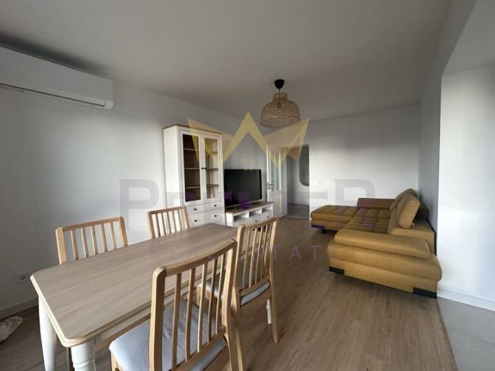 Дава се под наем Тристаен апартамент в Варна, Галата - 89 кв.м за 606.9 € - Снимка #3