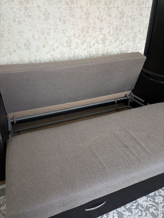 Продам диван Б/У в отличном состоянии