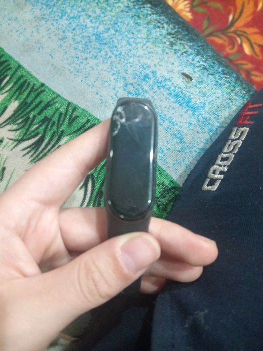 Часы фитнес обменяю на телефон любой или даже не рабочий телефон