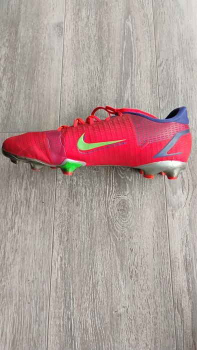 Vand crampone Nike in stare foarte buna! Marimea 38