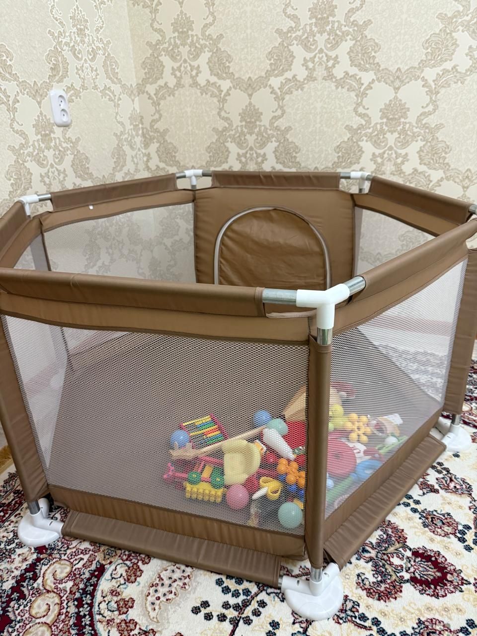 Продам манеж новый