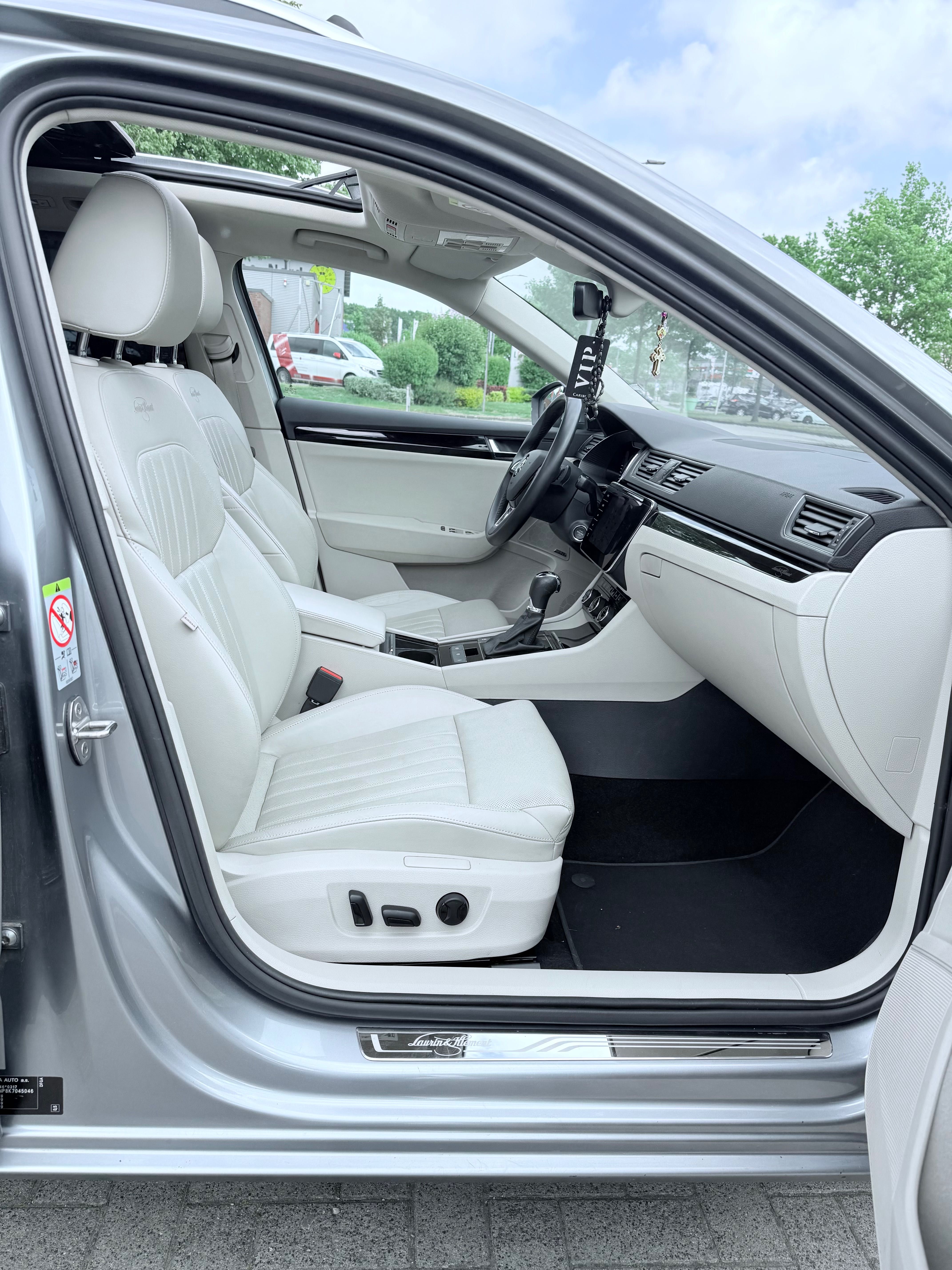 Superb 2.0 TDI SCR DSG L&K Combi L&K Premium