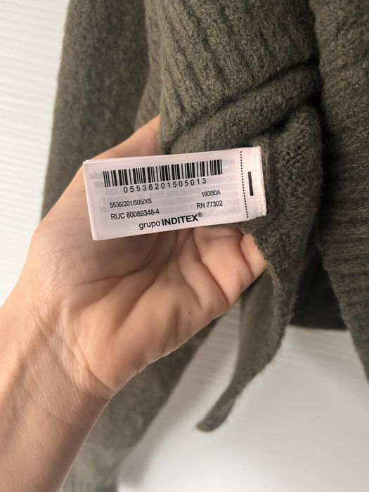 Жилетка къса с плохи встрани.