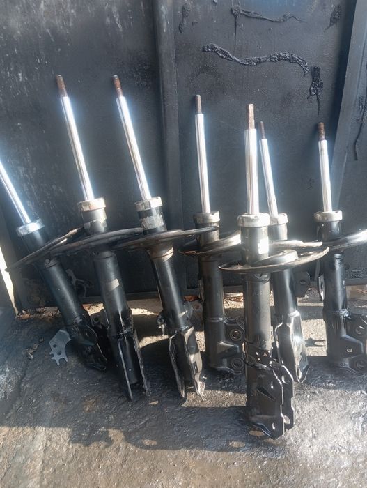 Амортизаторы тоета. 50. Америка.