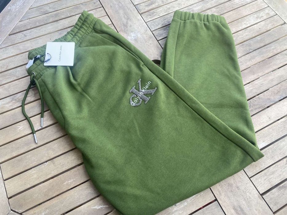 Спортен панталон анцунг на марката calvin klein оригинални