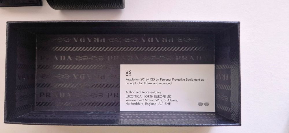 Оригинални слънчеви очила Prada