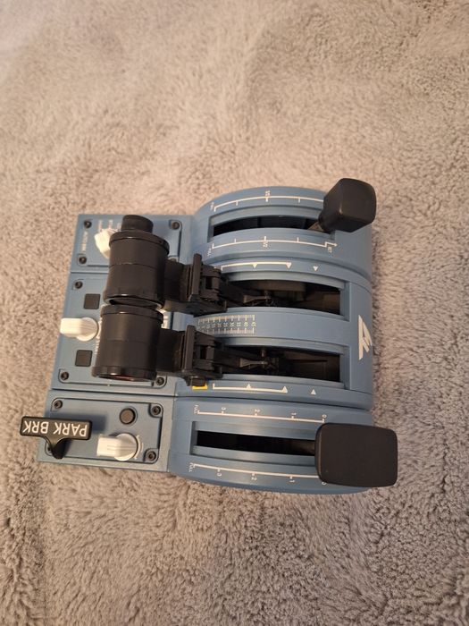Thrustmaster quadrant TCA Airbus pack complet cu Throttle și Pack.