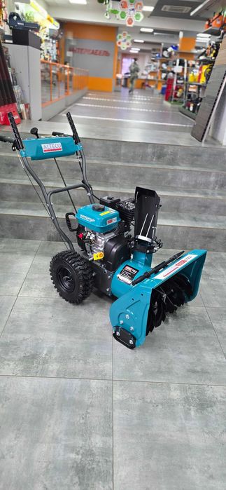 Сенгоуборочная машина, снегоуборщик